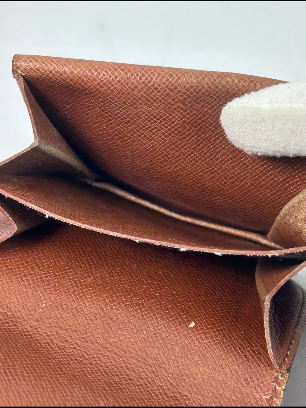 Authentic Louis Vuitton Monogram Mini Coin Pouch🤎 - Picture 8 of 10